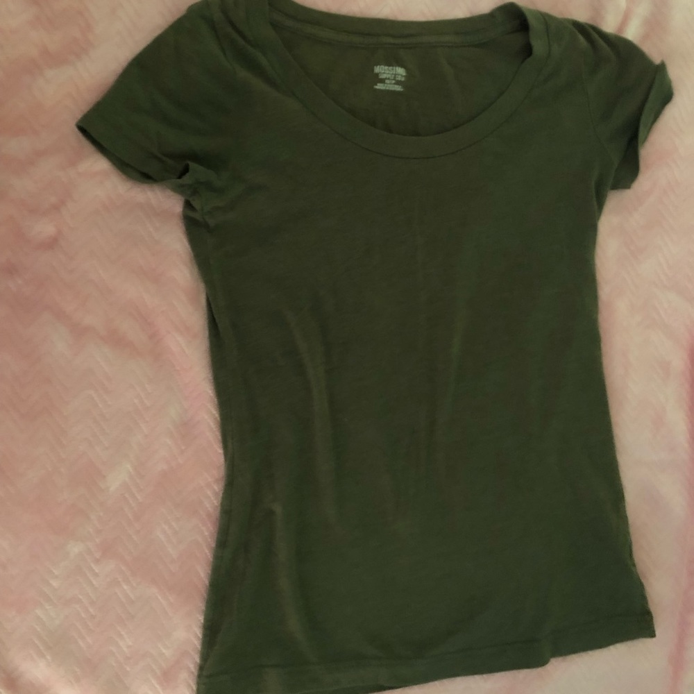 Green tee shirt